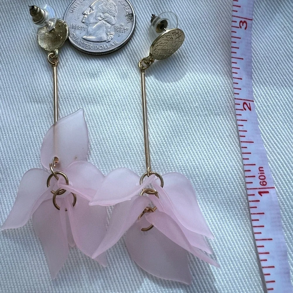 Elegant Pink Floral Earrings - Picture 1 of 2
